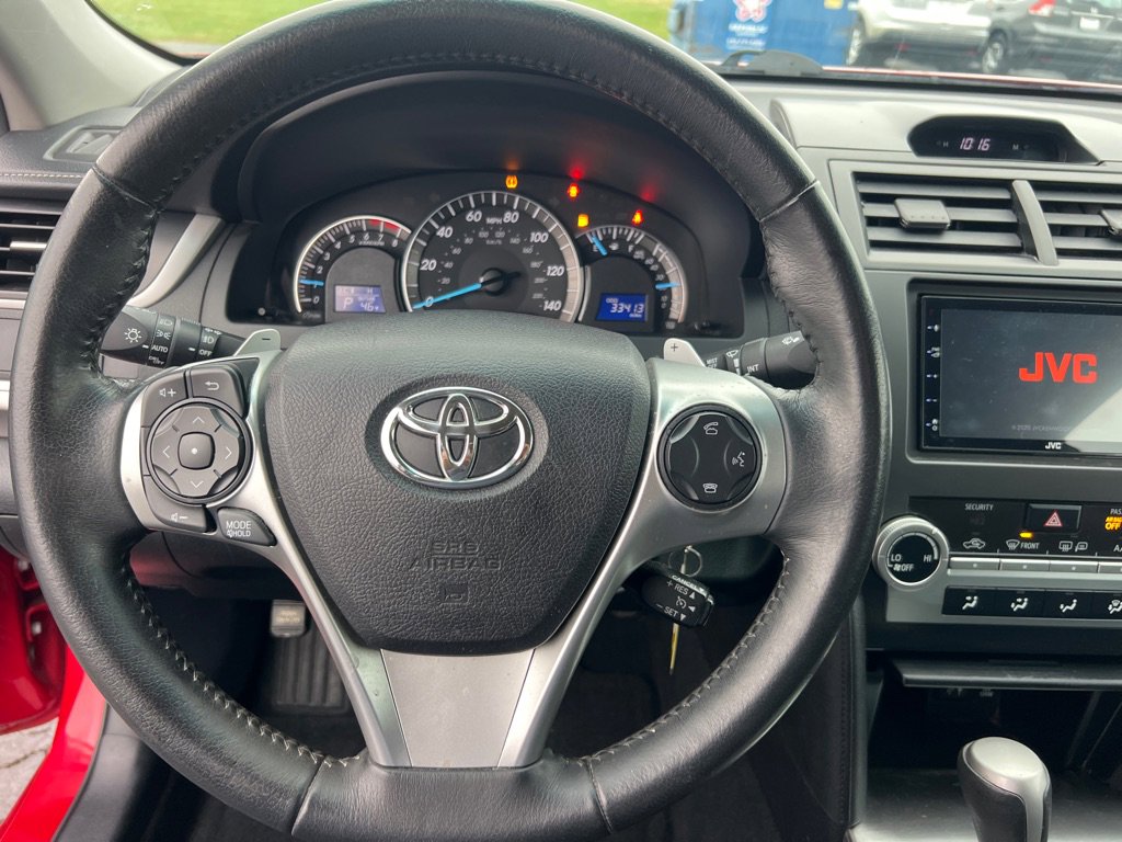 Used 2014 Toyota Camry L image 27
