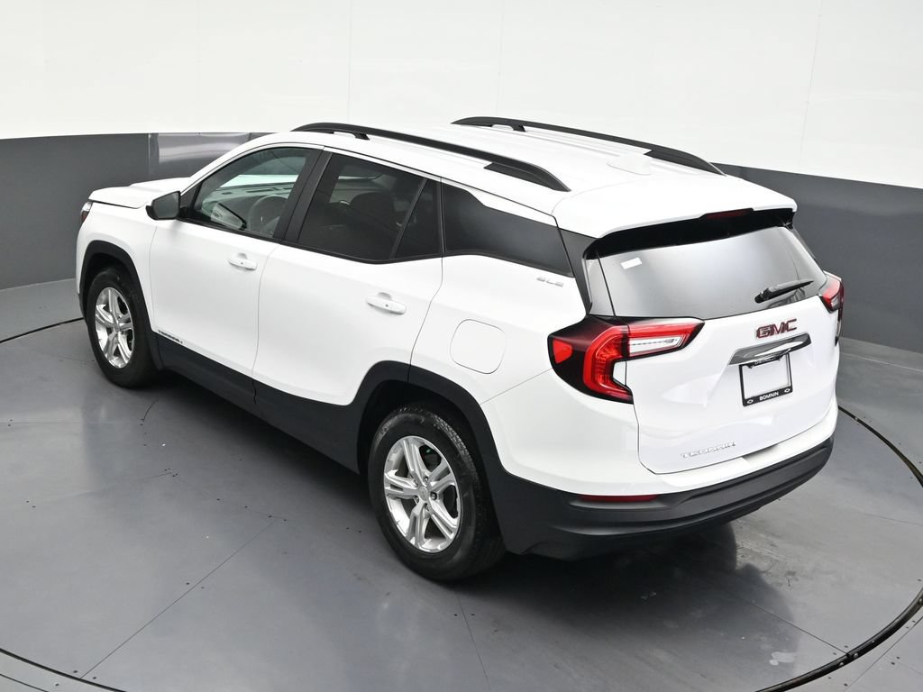 Used 2024 GMC Terrain SLE w/ Driver Convenience Package FWD image 19