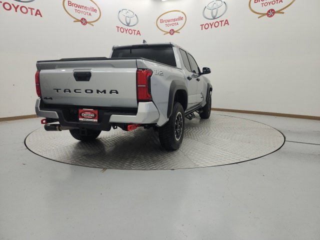 Certified 2025 Toyota Tacoma TRD Off-Road AWD/4WD image 6