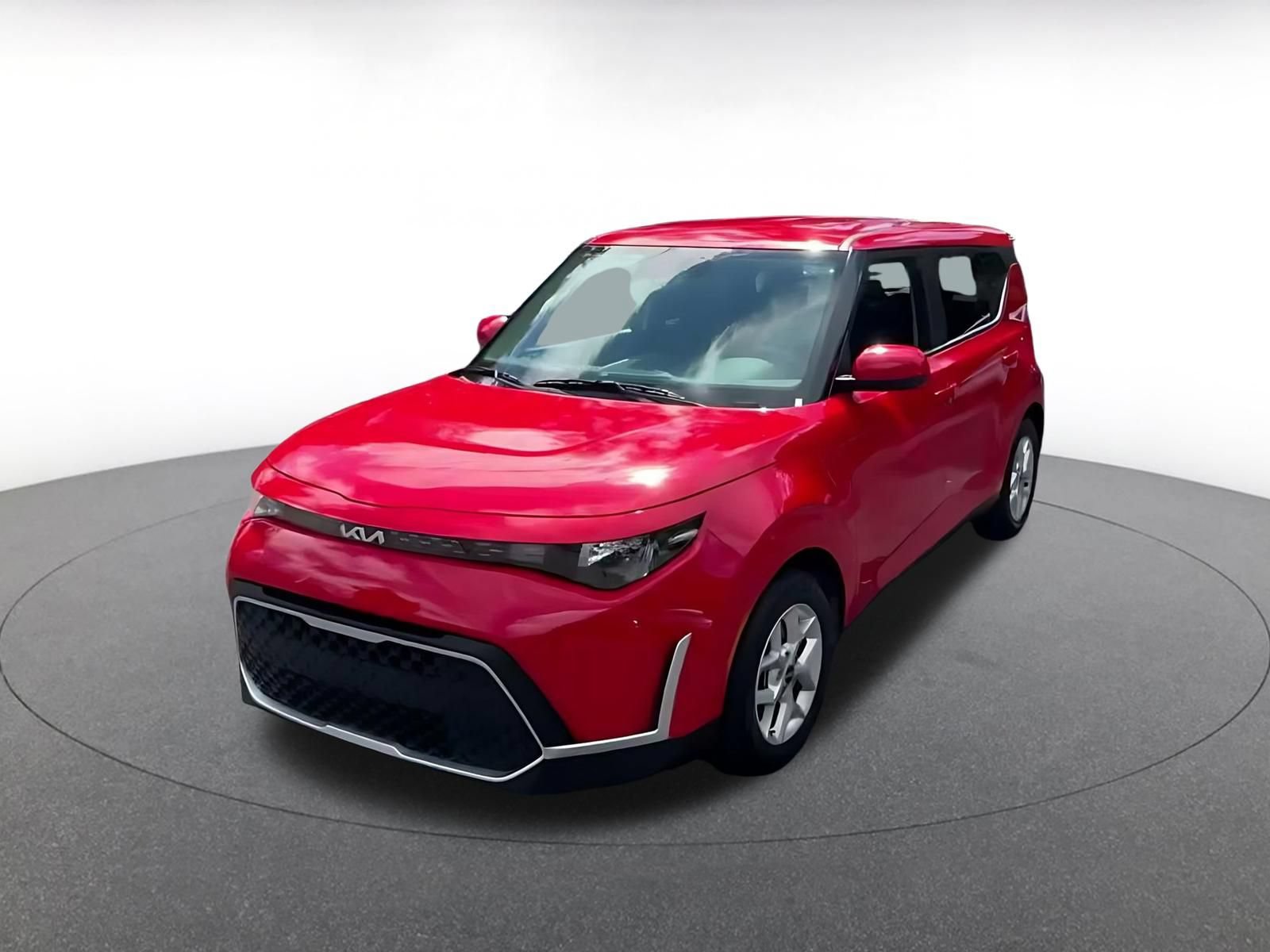 Used 2025 Kia Soul LX w/ LX Technology Package FWD image 6
