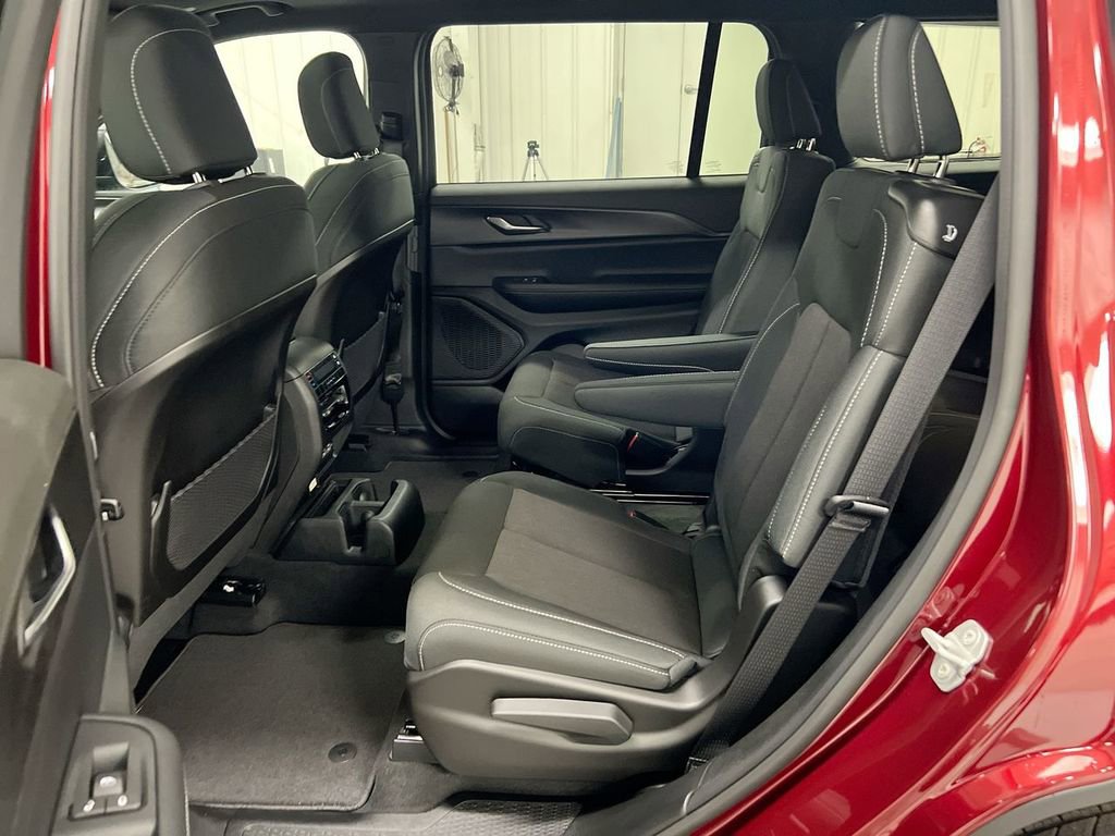 New 2026 Jeep Grand Cherokee L Laredo AWD/4WD image 23