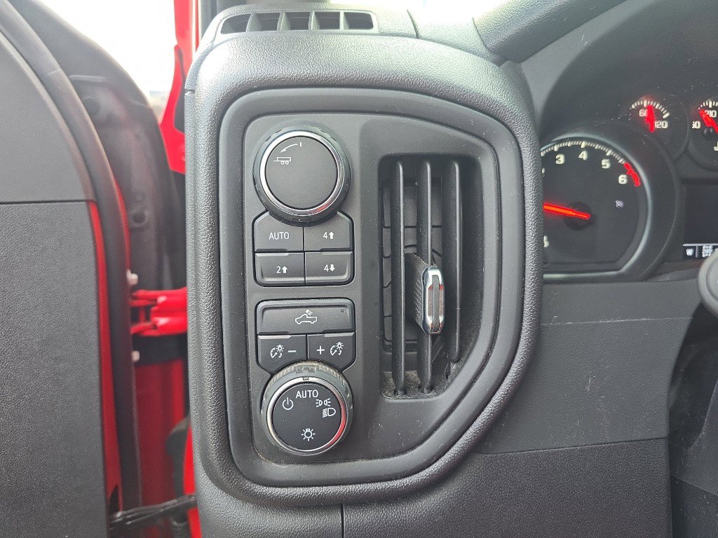 Used 2024 Chevrolet Silverado 1500 Custom Trail Boss w/ LPO, Dark Essentials Package image 11