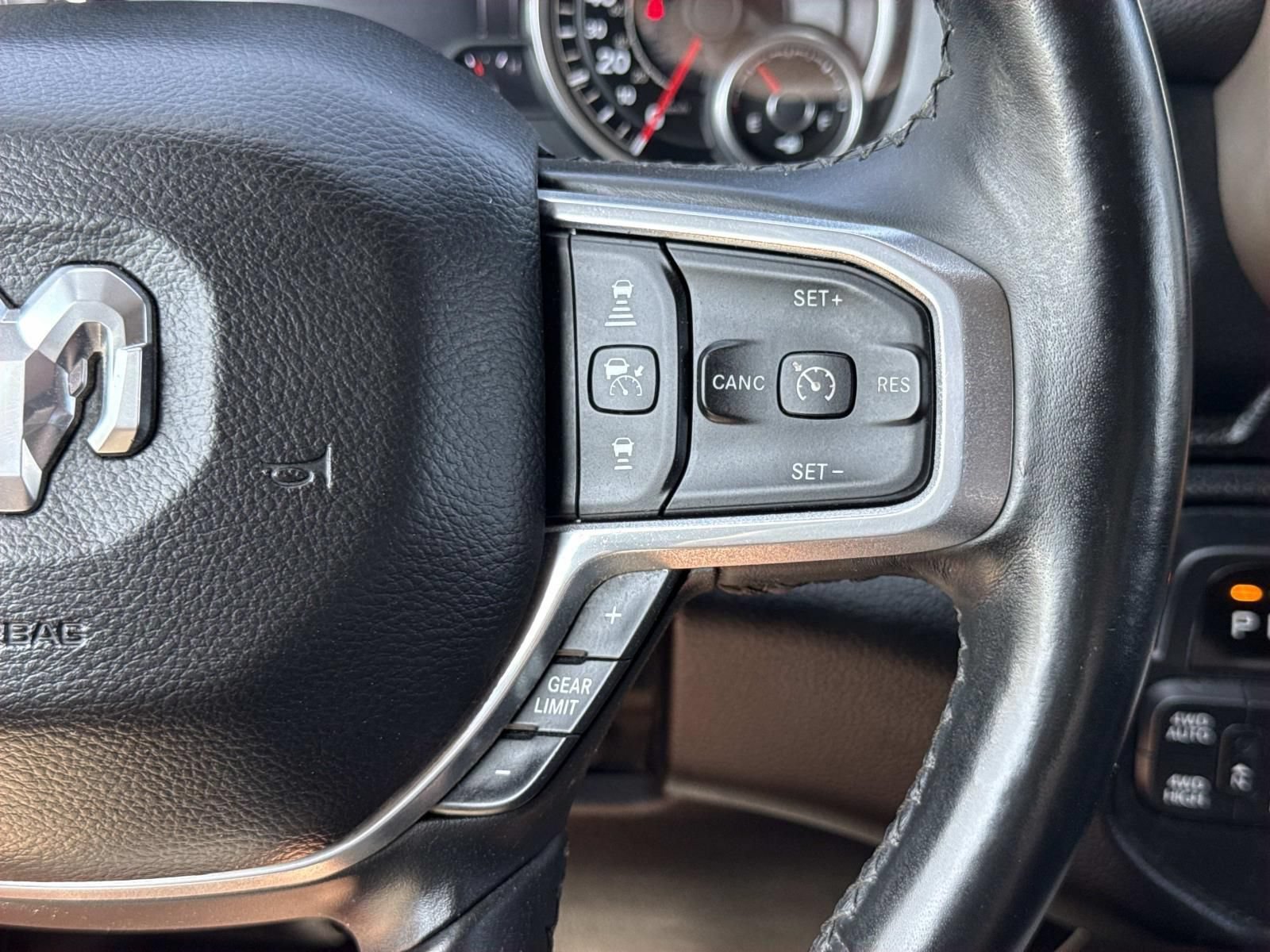 Used 2019 RAM 1500 Laramie AWD/4WD image 13