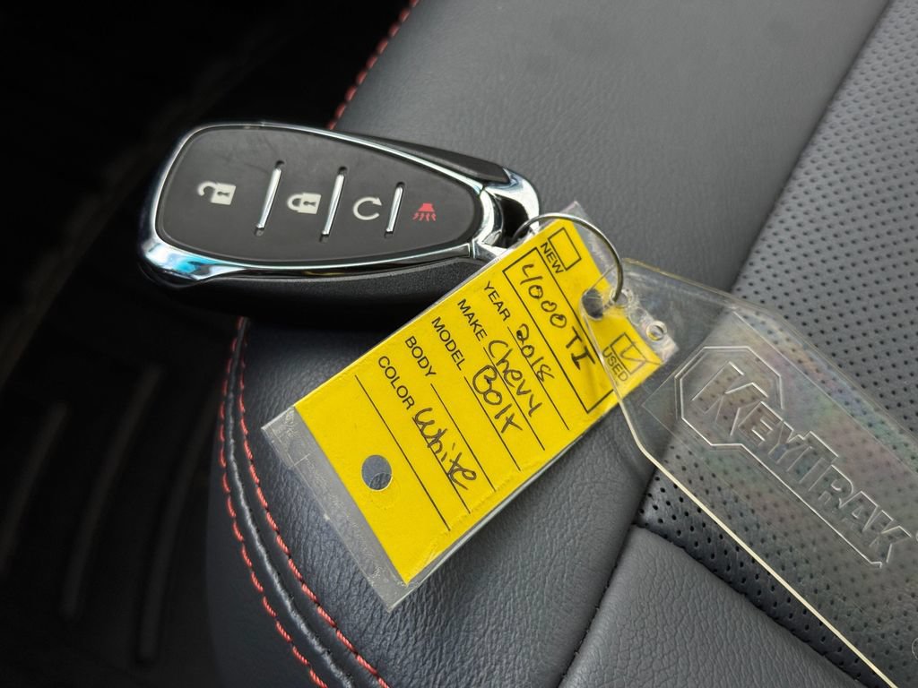 Used 2018 Chevrolet Bolt Premier w/ Driver Confidence II Package FWD image 27