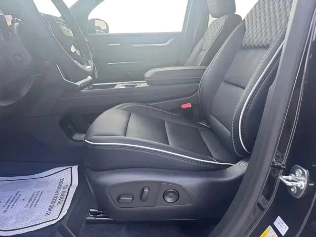 New 2026 GMC Acadia Denali w/ Super Cruise Package FWD image 9