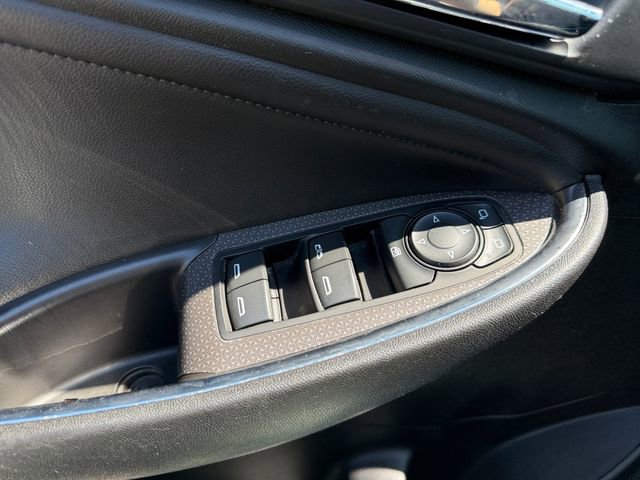 Used 2016 Chevrolet Malibu LT w/ Leather Package FWD image 23