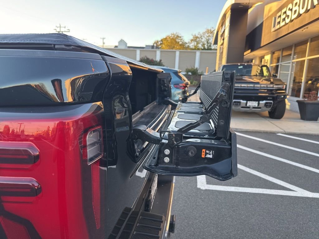 Used 2024 GMC Sierra 3500 SLT w/ SLT Premium Package image 36