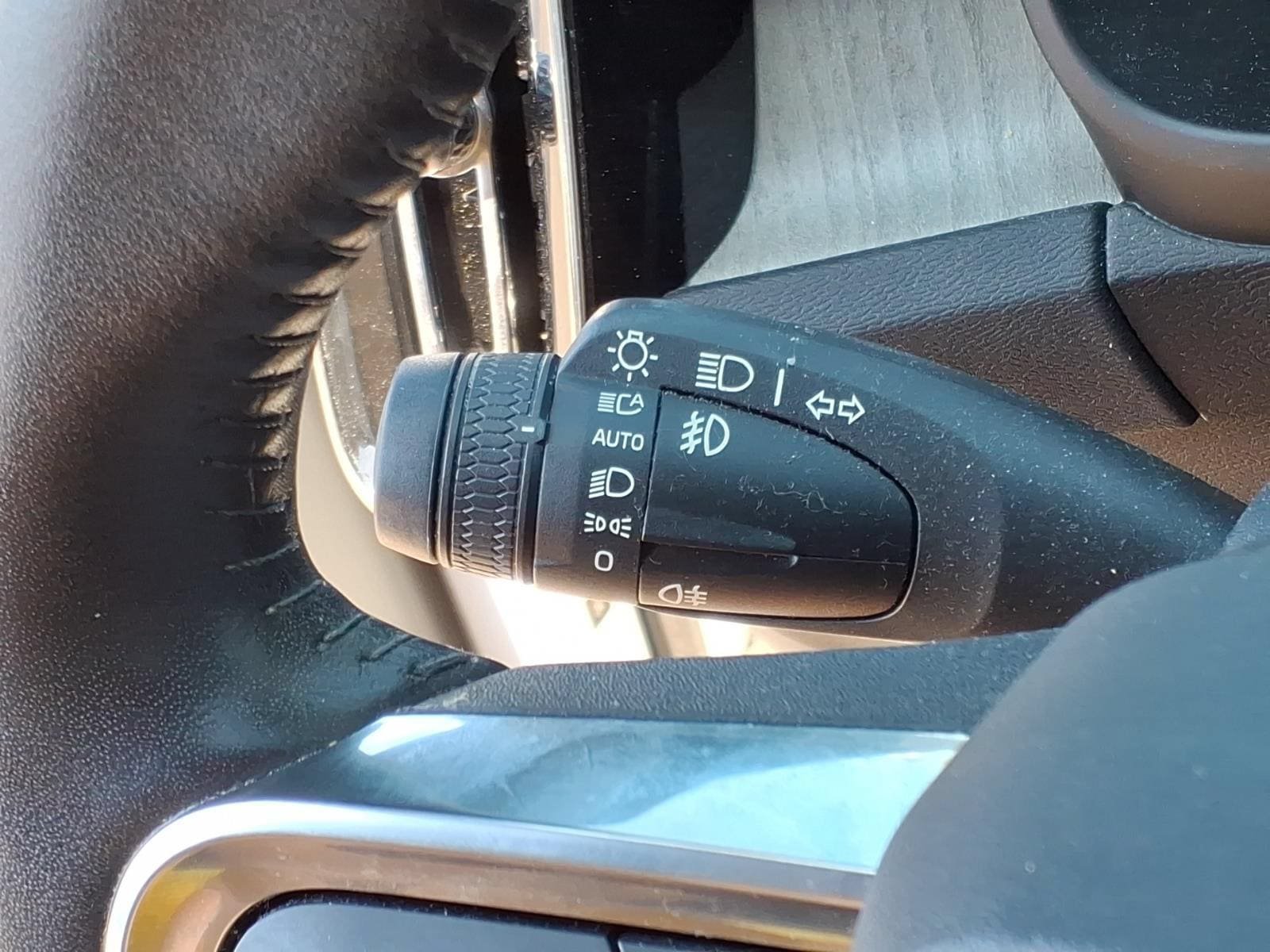Used 2019 Volvo XC40 T4 Inscription FWD image 20