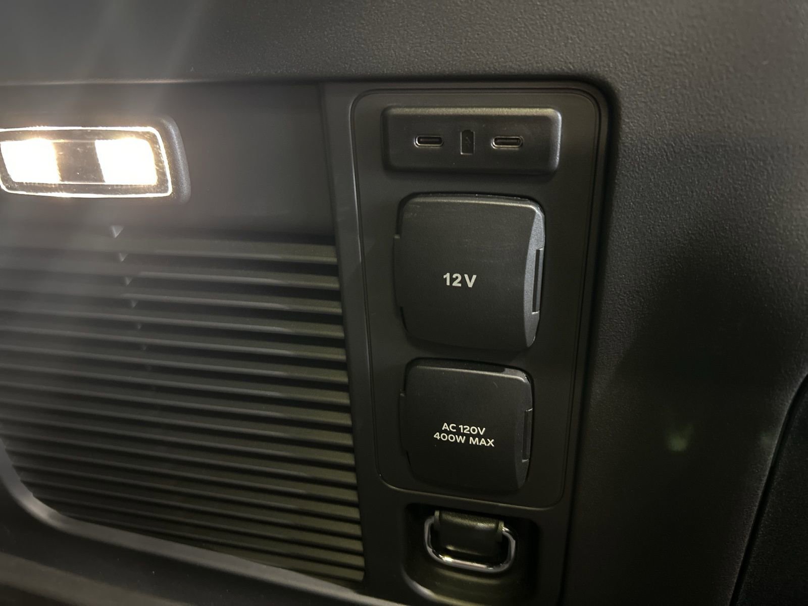 Used 2025 Ford Expedition Max Platinum w/ Stealth Appearance Package image 15