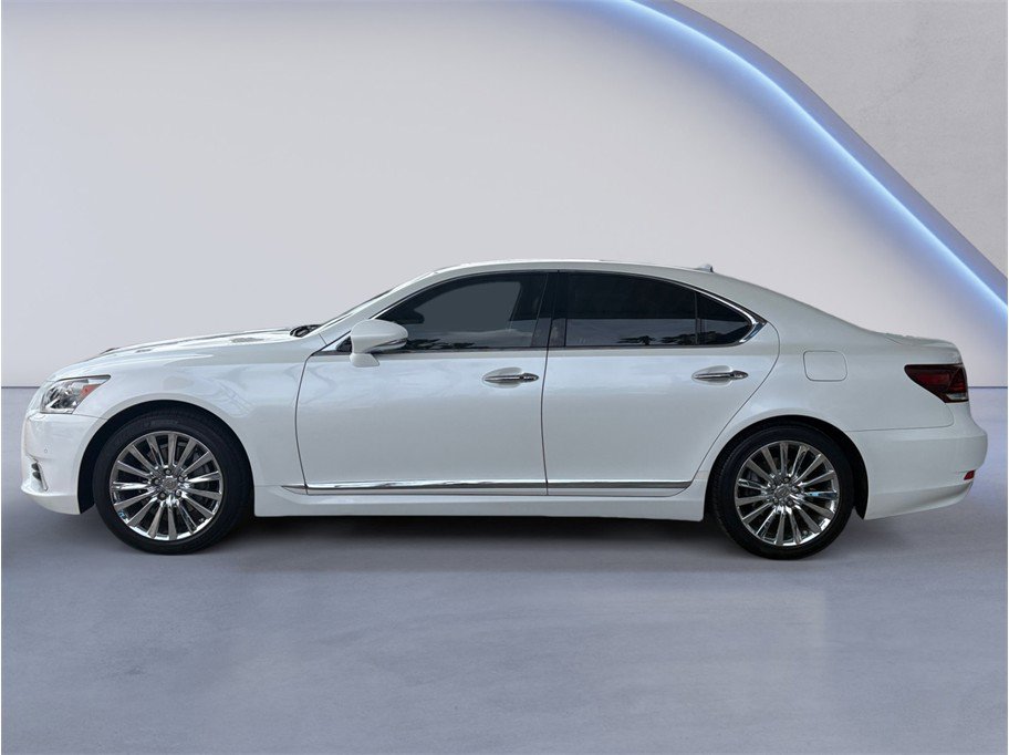 Used 2013 Lexus LS 460 w/ Ultra Luxury Pkg RWD image 3