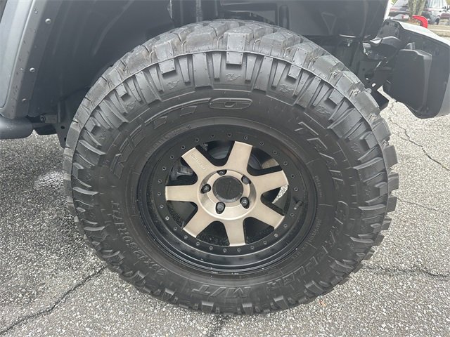 New 2023 Jeep Gladiator Rubicon w/ Cold Weather Group image 12