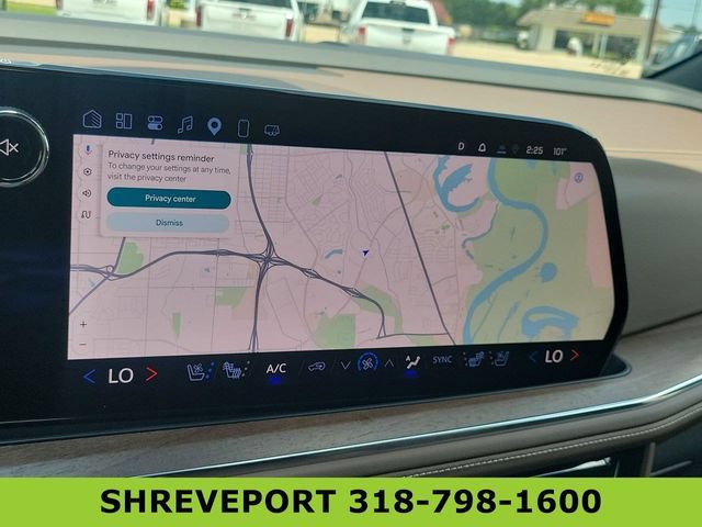 Used 2025 Chevrolet Tahoe High Country AWD/4WD image 14