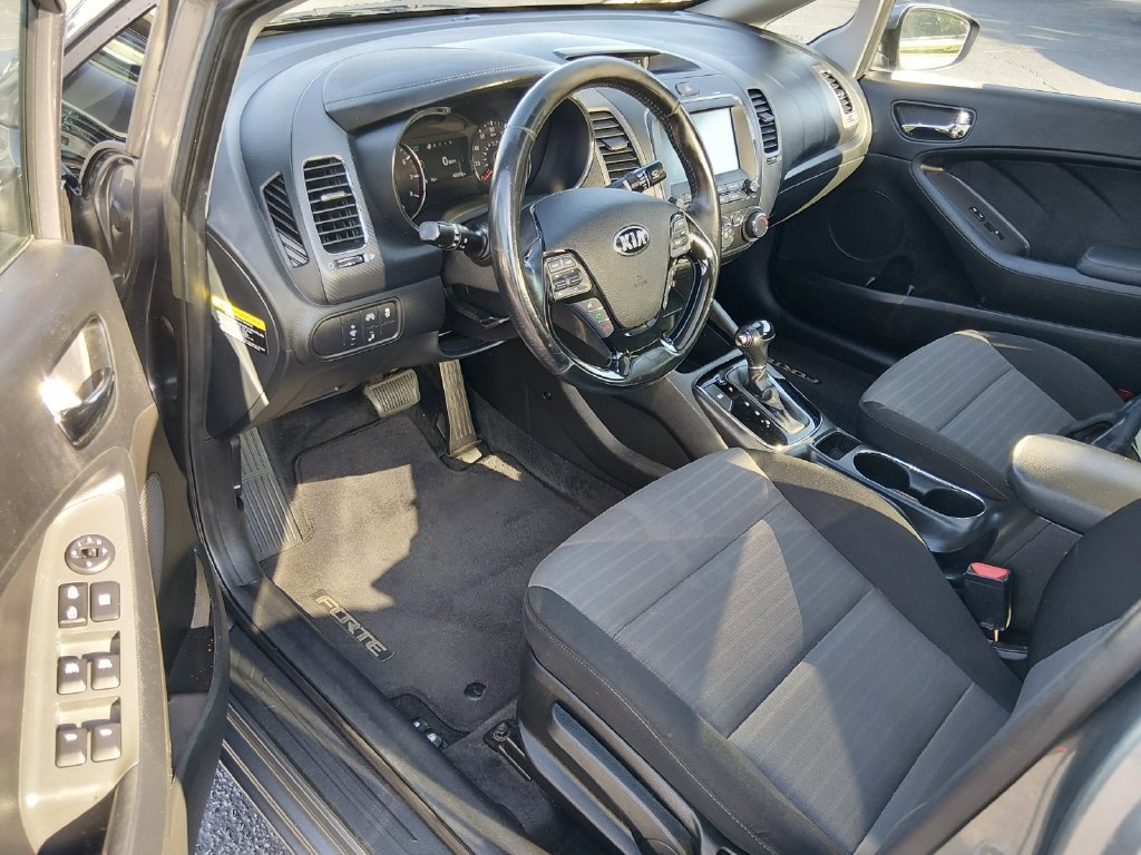 Used 2018 Kia Forte S w/ S Technology Plus Package FWD image 10
