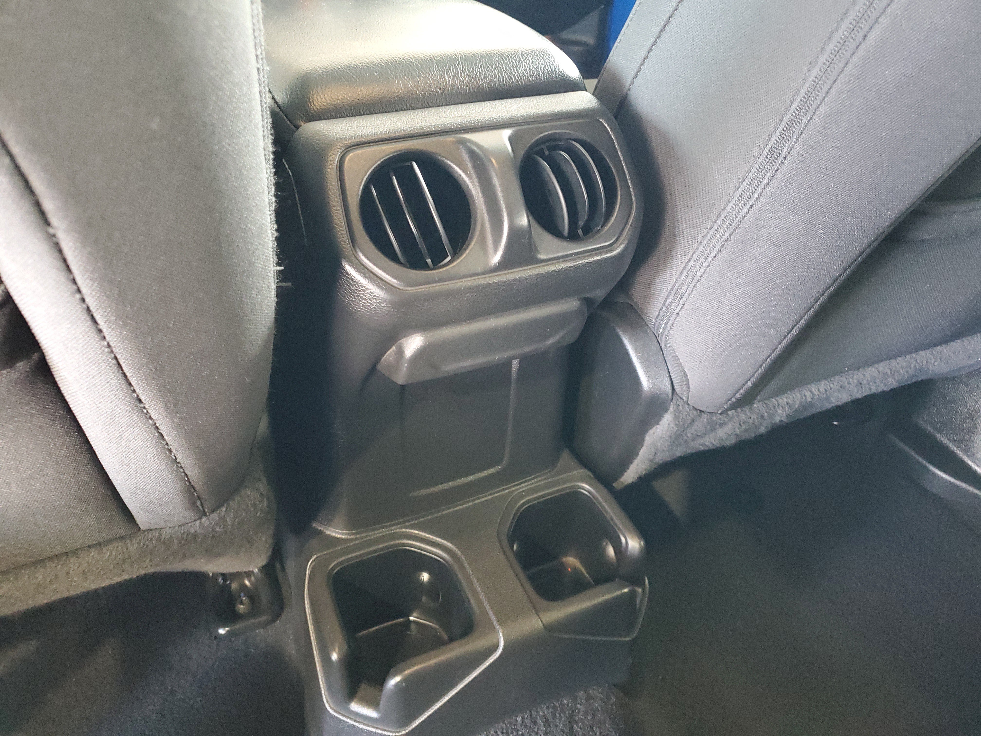 Used 2022 Jeep Wrangler Unlimited Sport AWD/4WD image 13