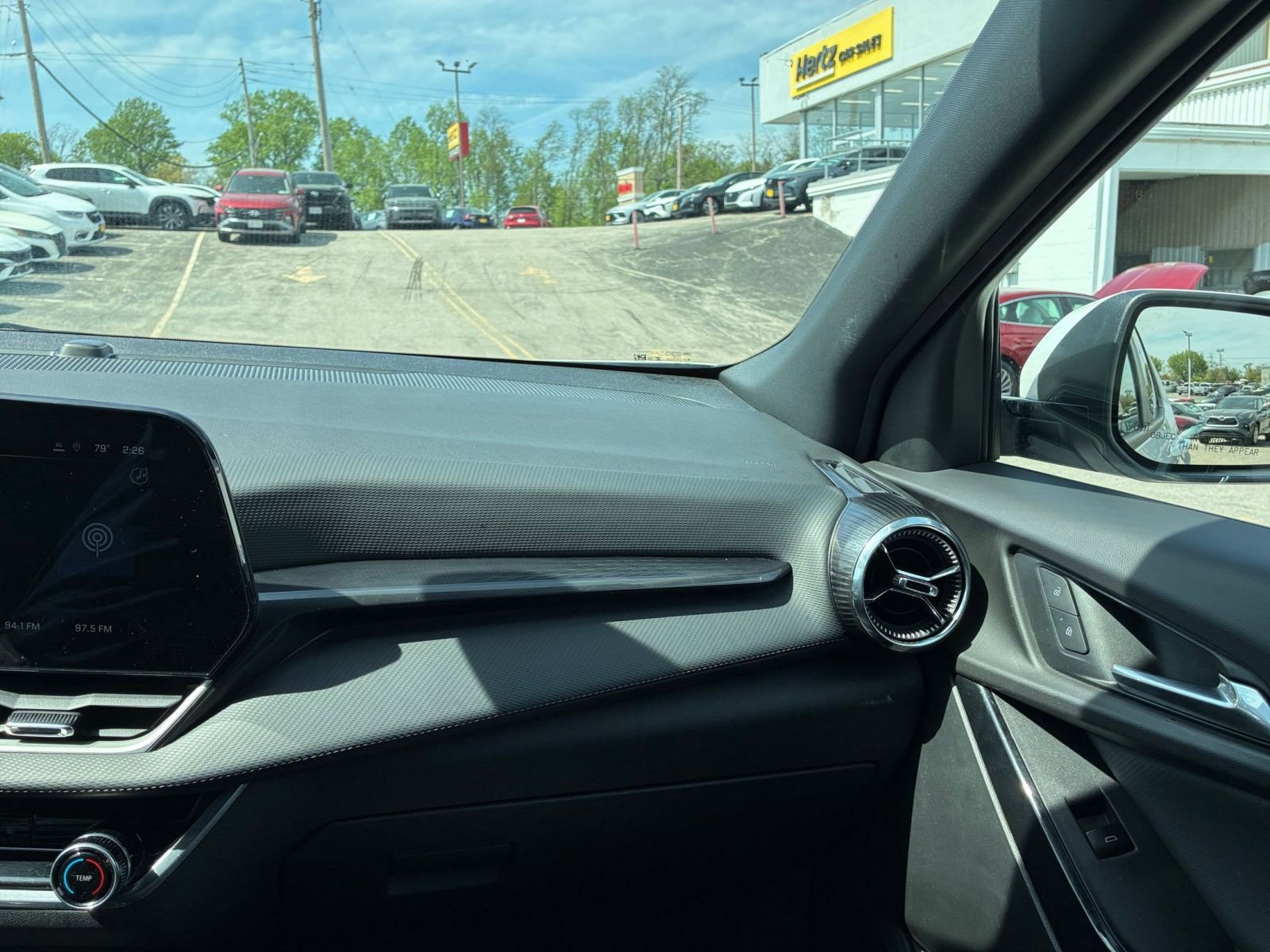 Used 2025 Chevrolet Equinox LT image 36