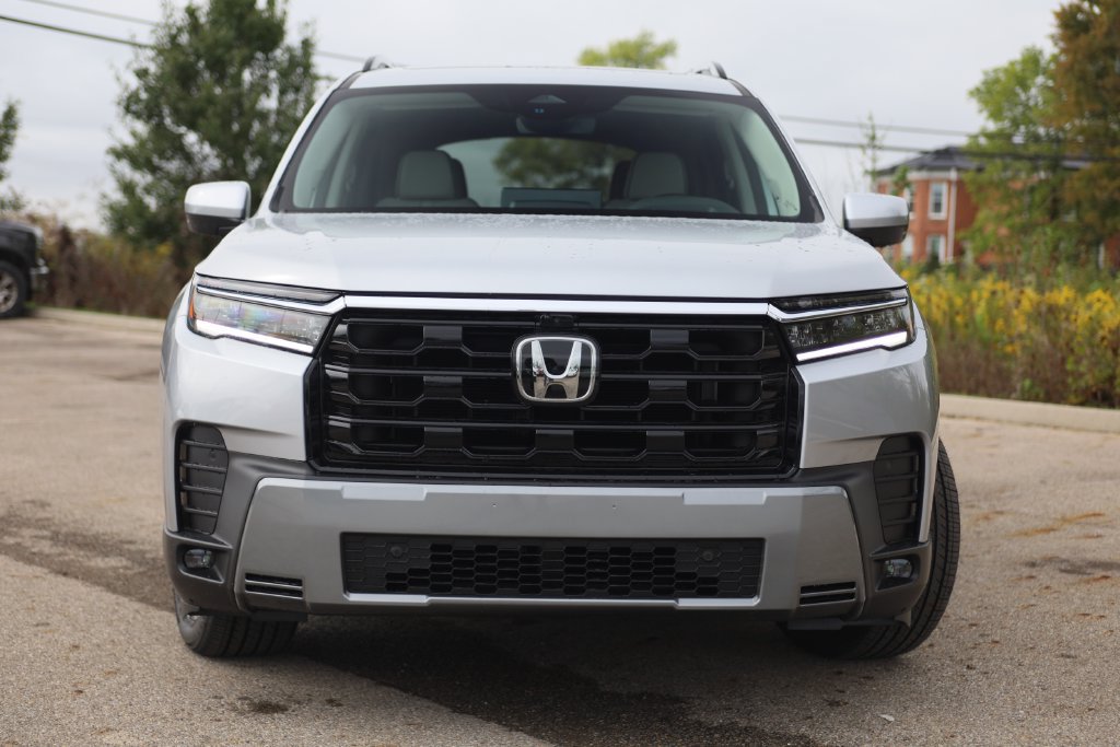 New 2026 Honda Pilot Elite image 2