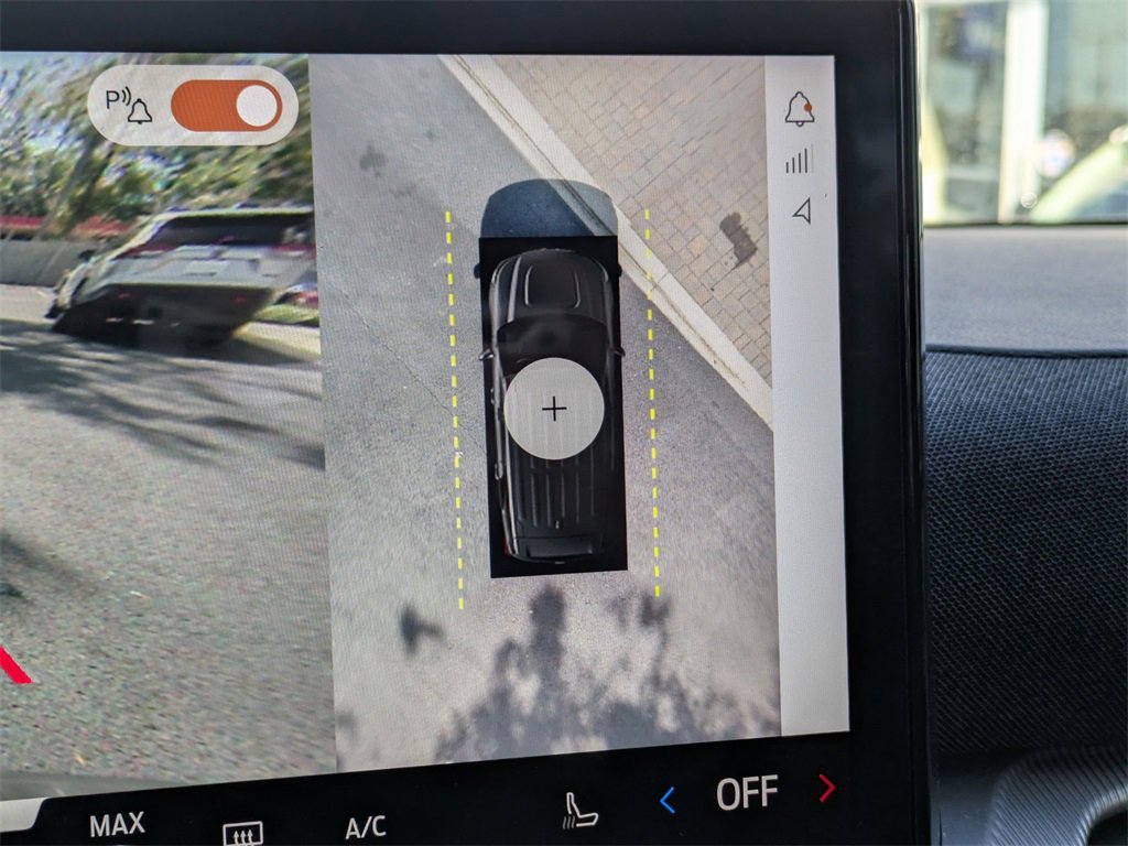 Used 2025 Ford Explorer Platinum image 30