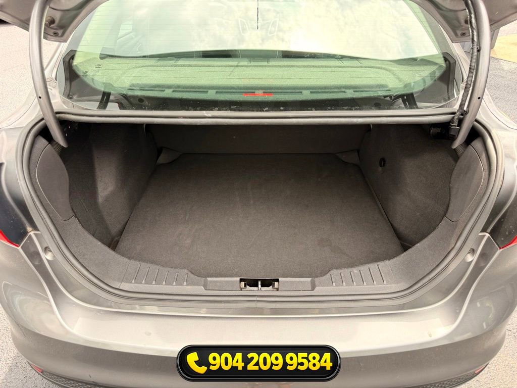 Used 2014 Ford Focus SE FWD image 25