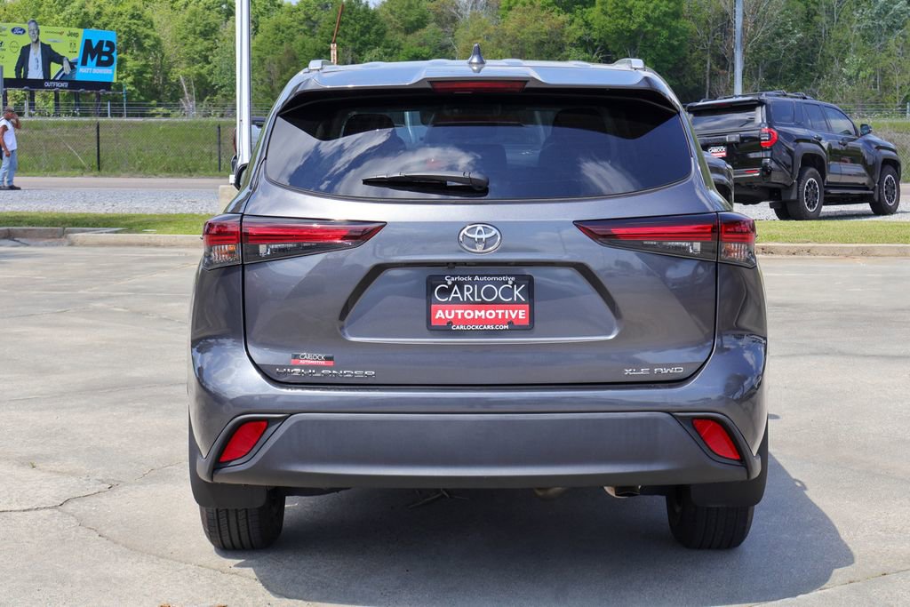 Used 2024 Toyota Highlander XLE AWD/4WD image 26