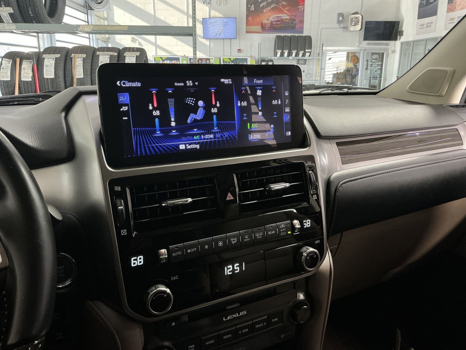 Used 2023 Lexus GX 460 Premium image 29