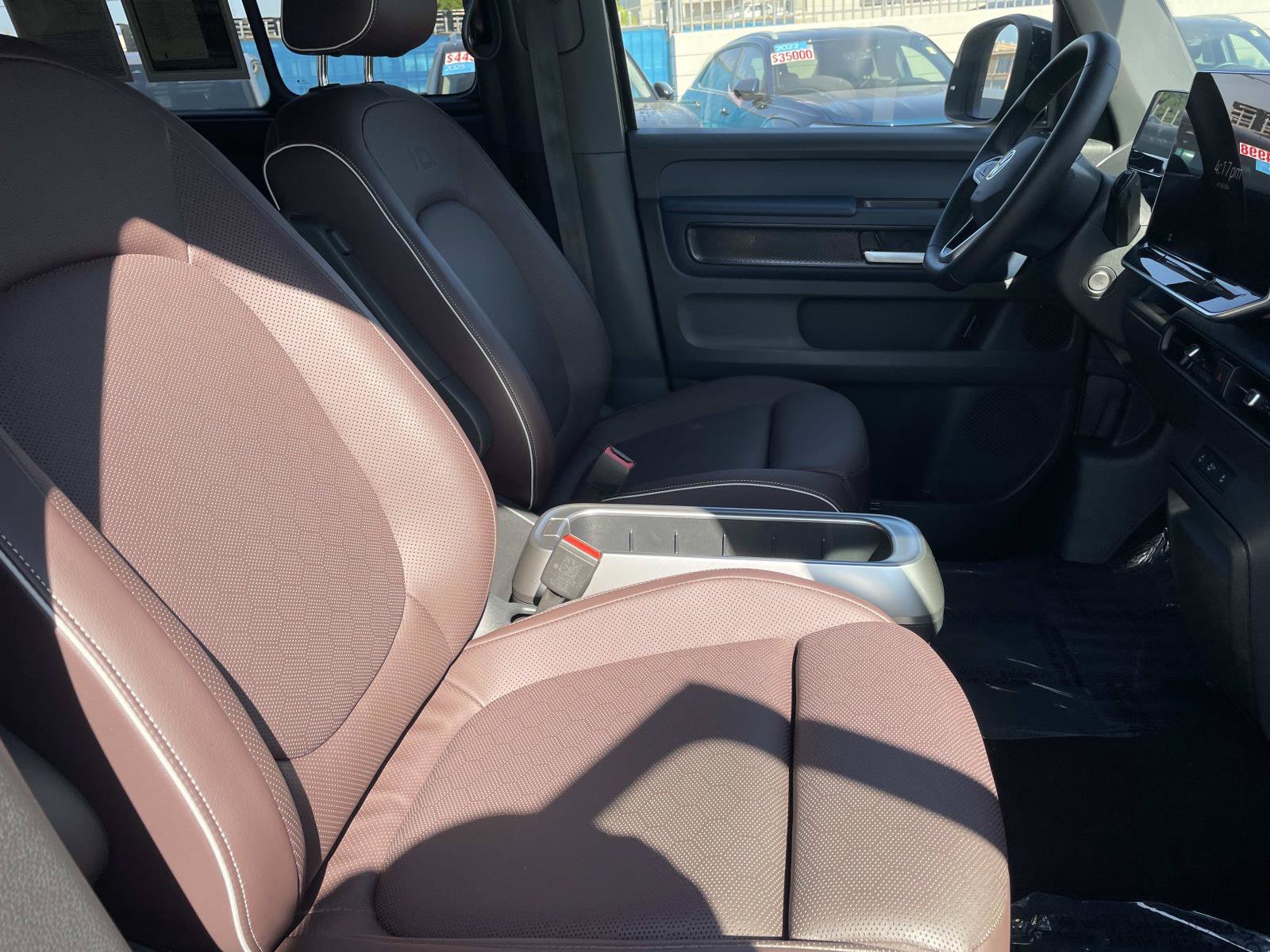 Certified 2025 Volkswagen ID. Buzz Pro S RWD image 29