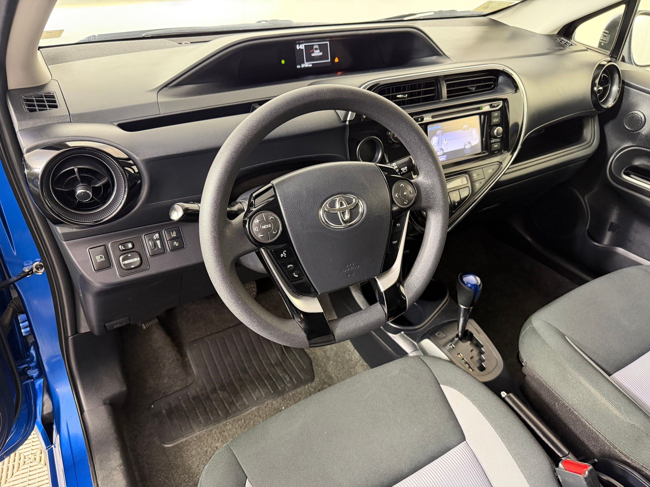 Used 2018 Toyota Prius C Two FWD image 4