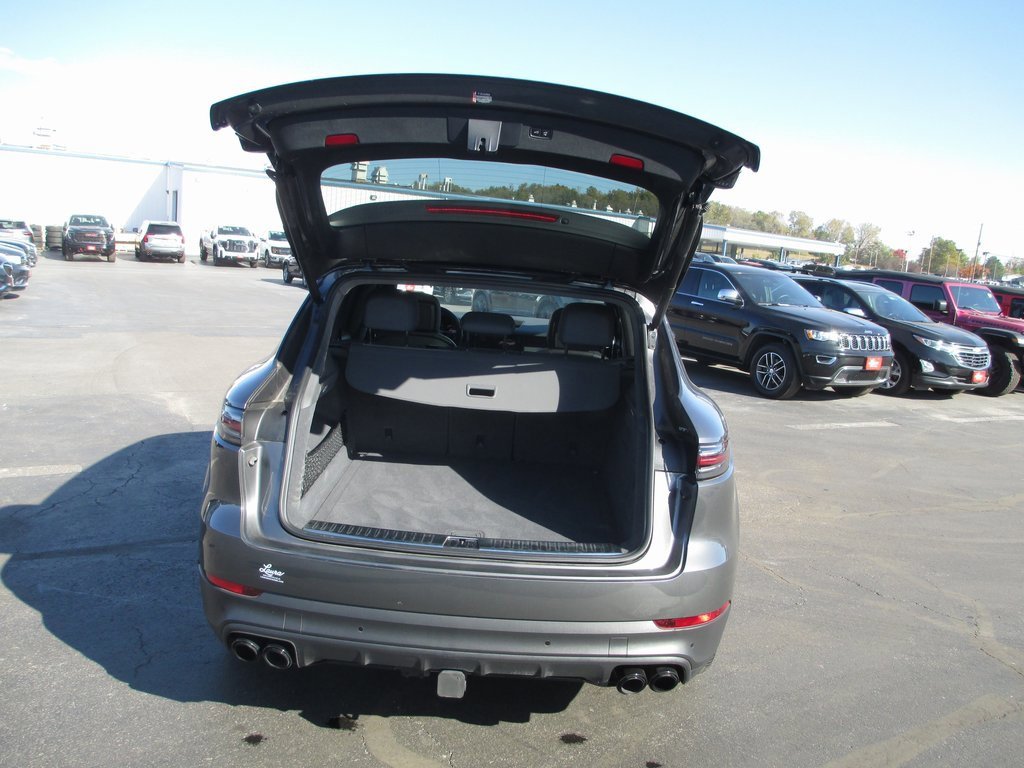 Used 2023 Porsche Cayenne image 7
