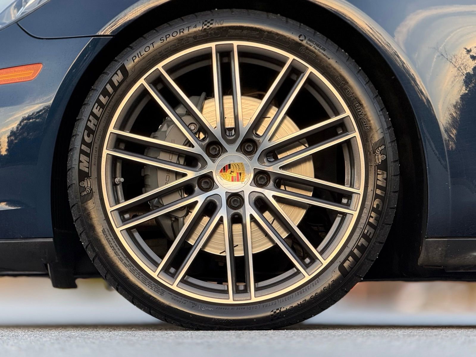 Used 2018 Porsche Panamera 4S image 17