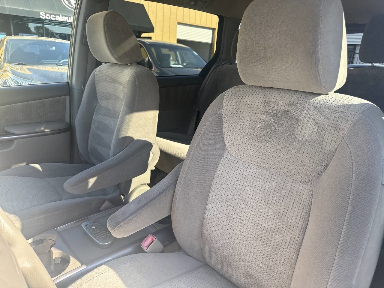 Used 2009 Toyota Sienna LE image 16