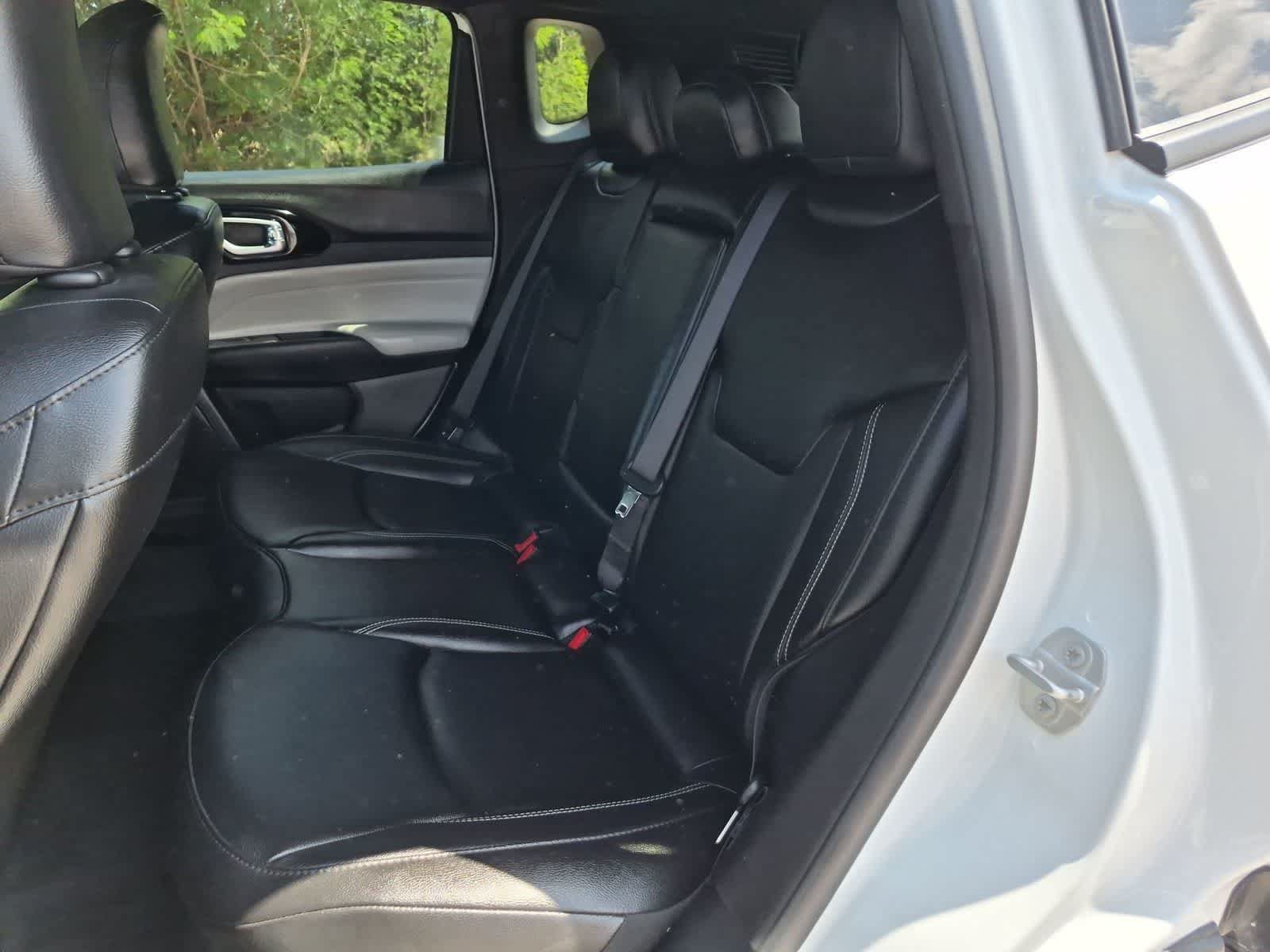 Used 2025 Jeep Compass Limited AWD/4WD image 23