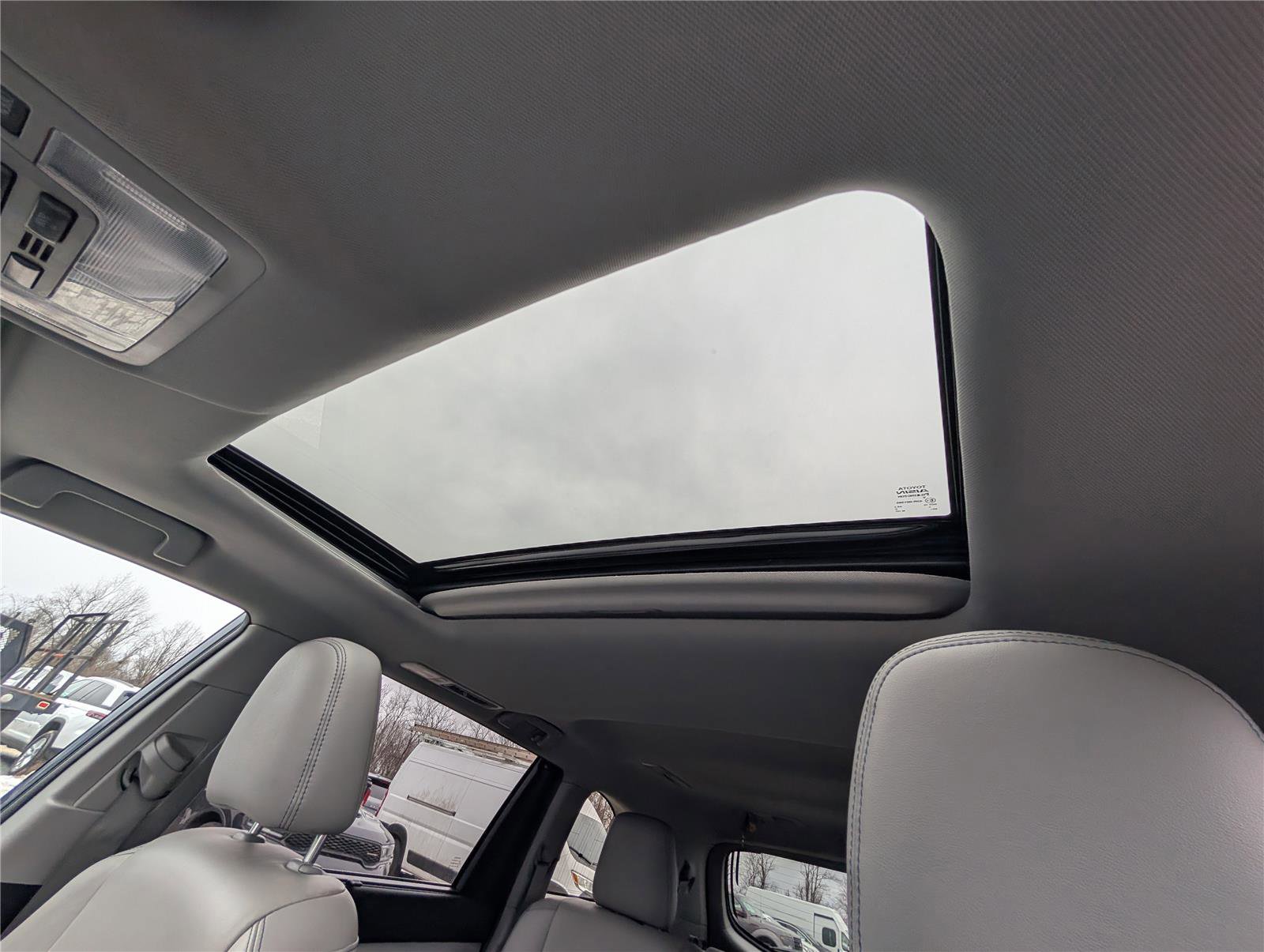 Used 2019 Toyota Highlander XLE image 31