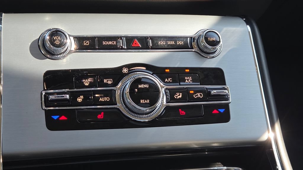 Used 2023 Lincoln Aviator AWD w/ Premium Package image 30