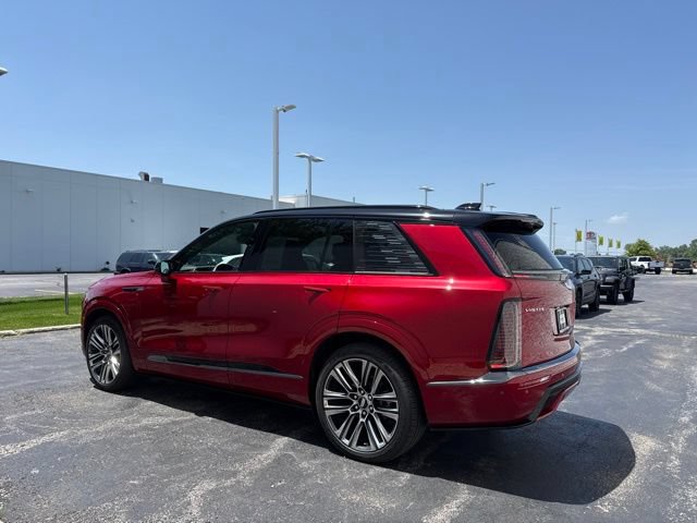 Used 2026 Cadillac Vistiq Platinum w/ LPO, Floor Liner Package AWD/4WD image 4
