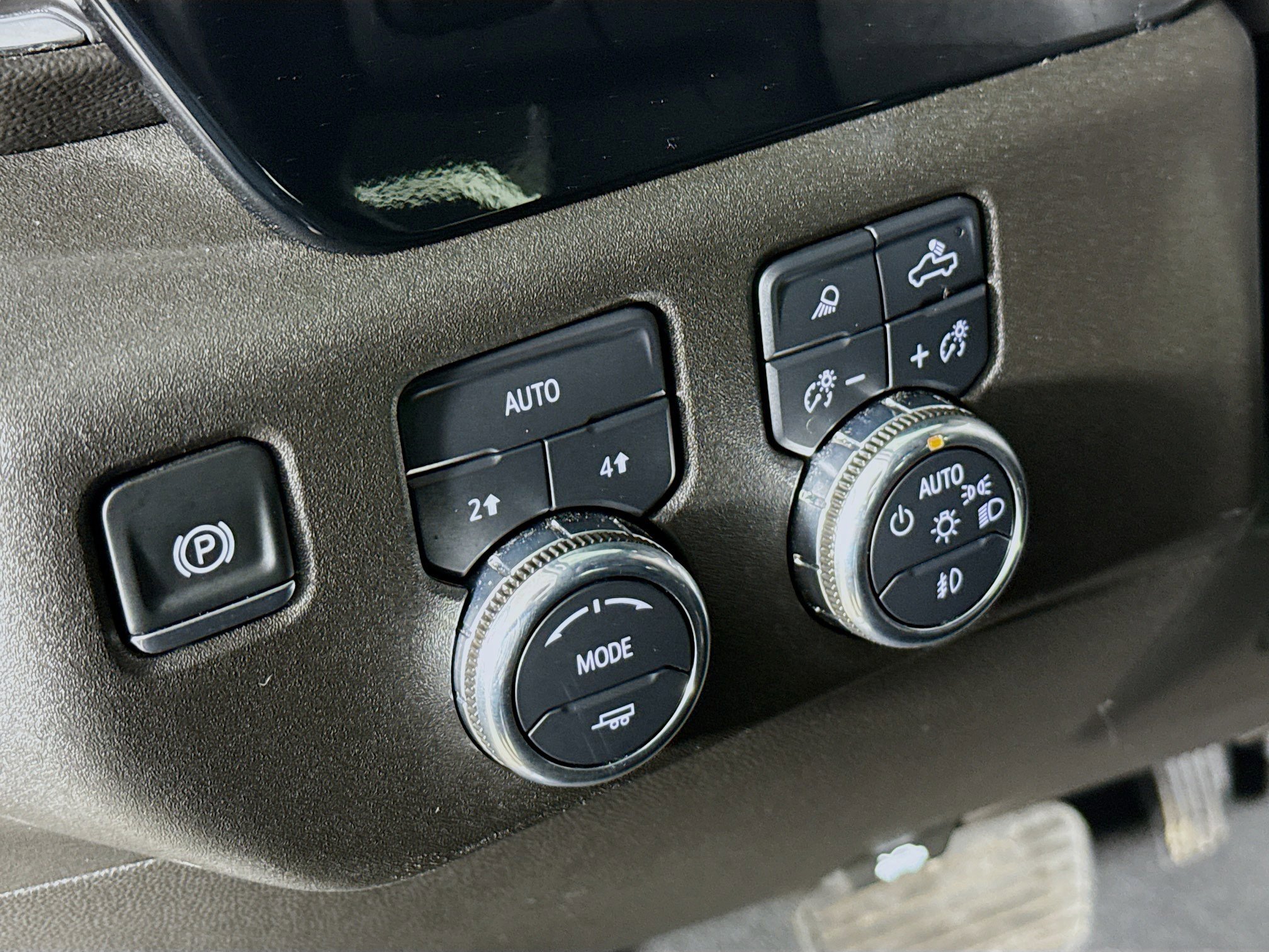 Used 2025 GMC Sierra 1500 SLT image 9