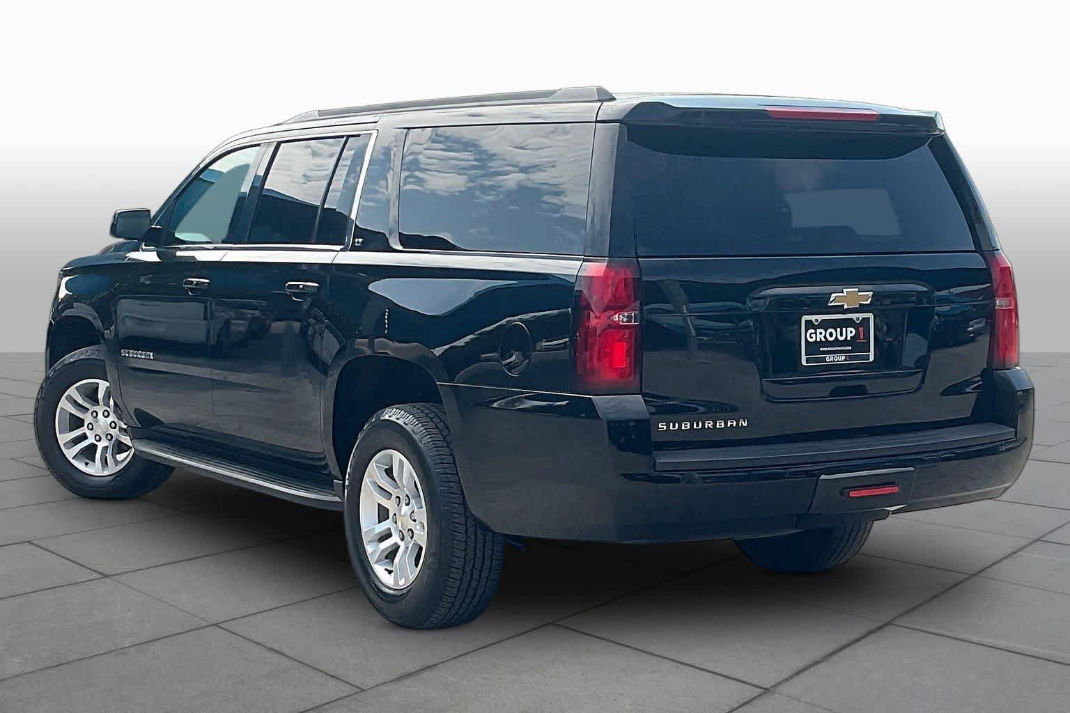 Used 2018 Chevrolet Suburban LT RWD image 12
