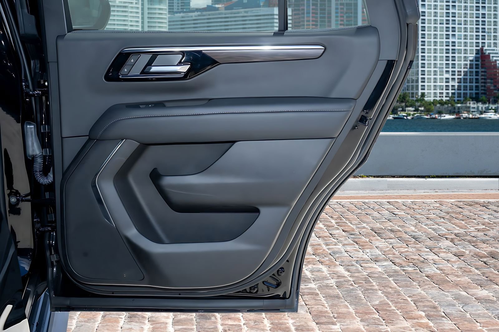 Used 2025 Chevrolet Tahoe LT image 15