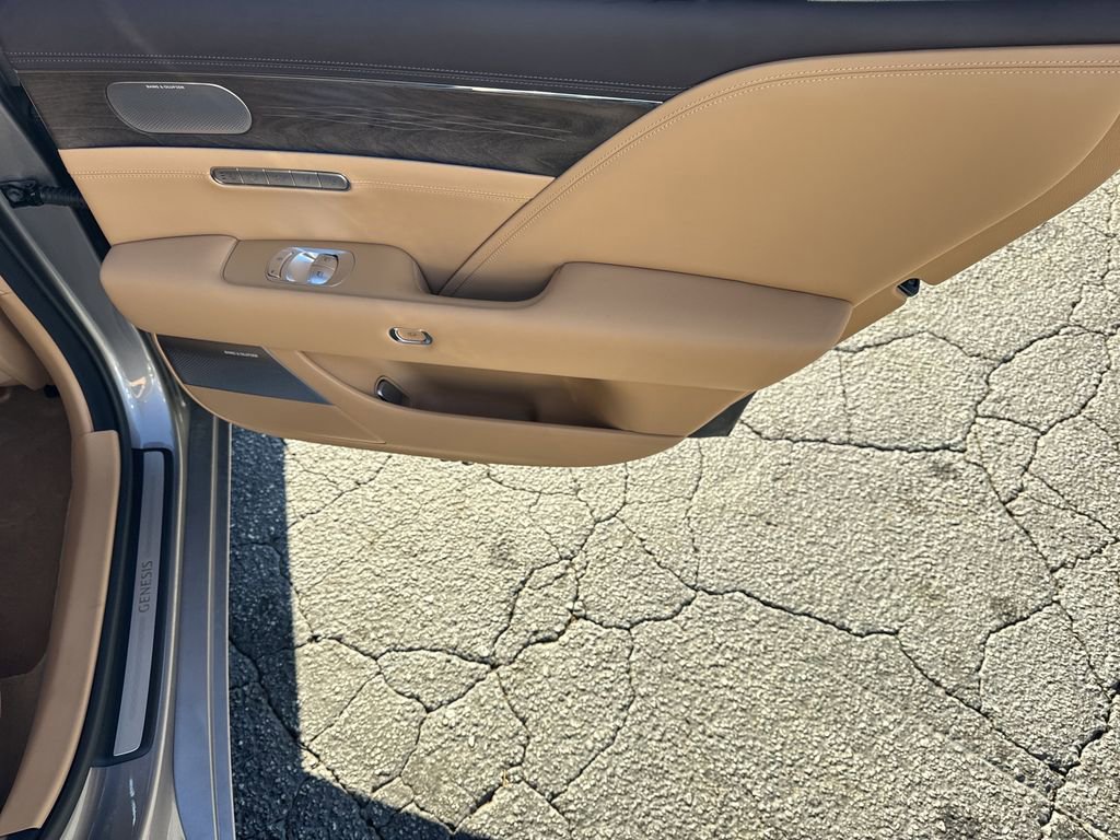 Used 2025 Genesis G90 3.5T image 16