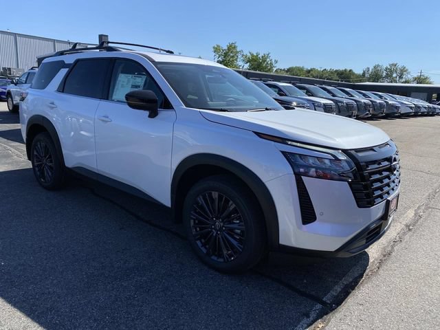 New 2026 Nissan Pathfinder SL w/ SL Premium Package AWD/4WD image 2