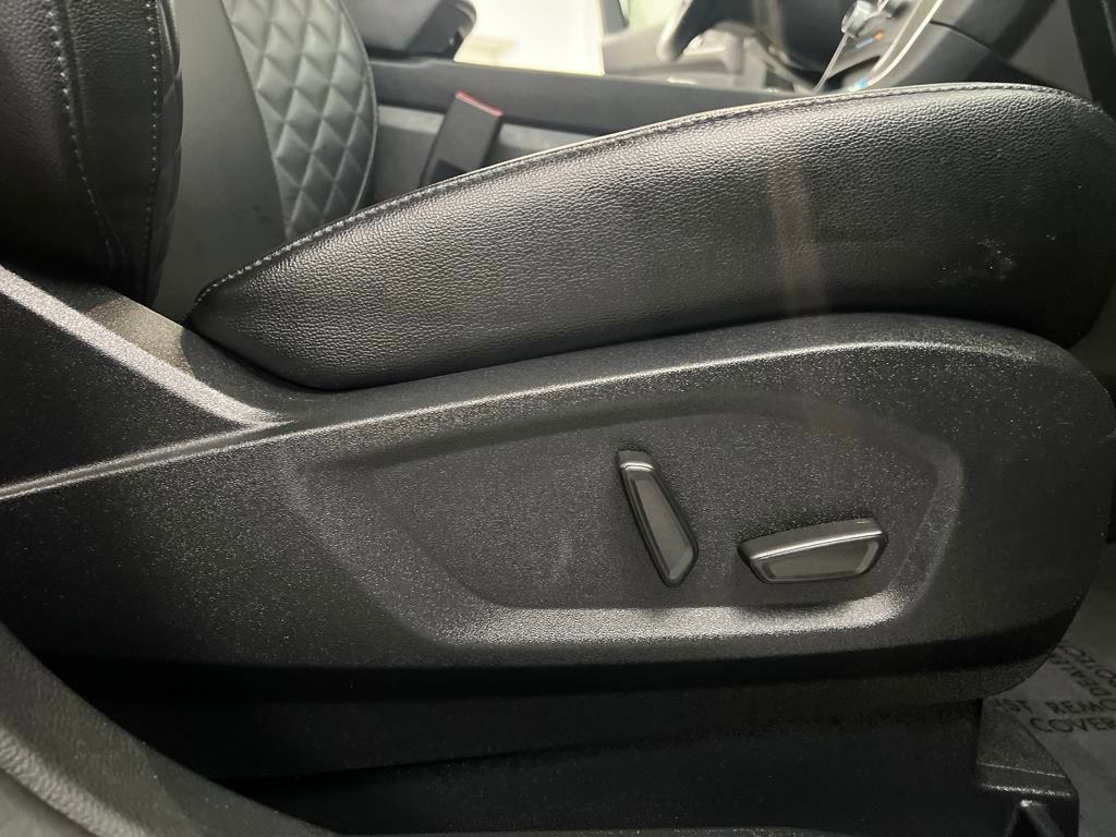 Used 2024 Ford Edge Titanium image 23