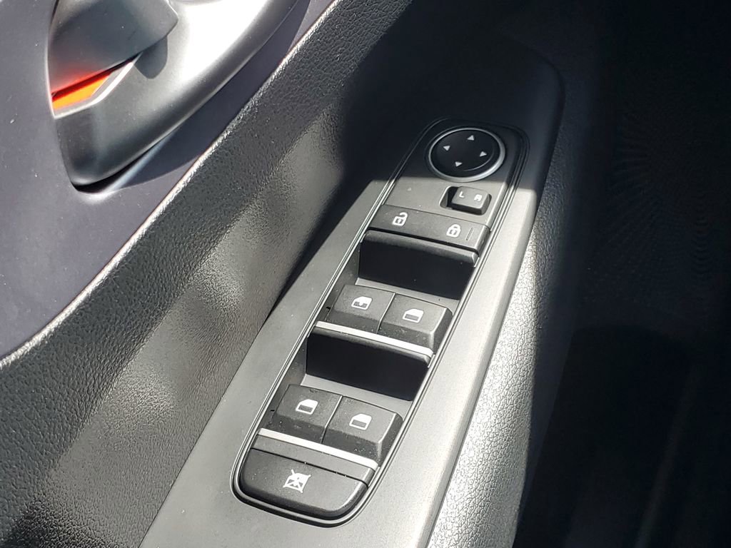 Used 2022 Kia Forte LXS image 24