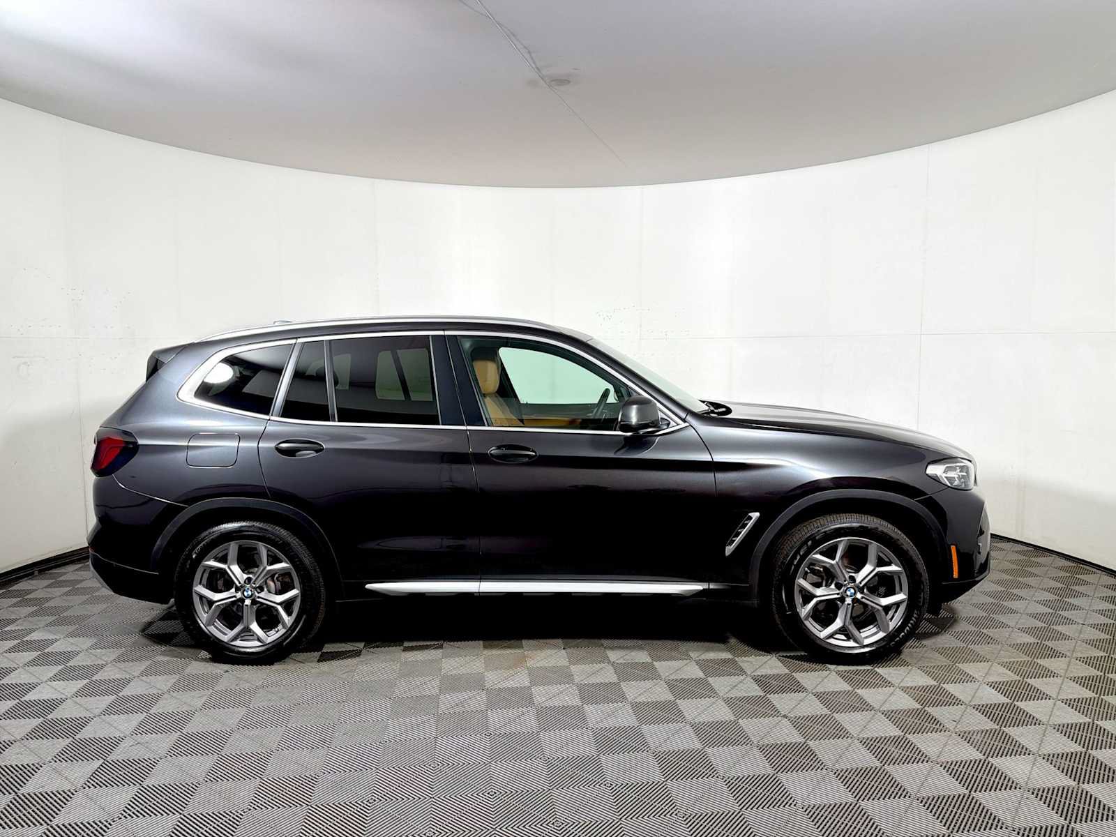 Used 2024 BMW X3 xDrive30i w/ Premium Package AWD/4WD image 7