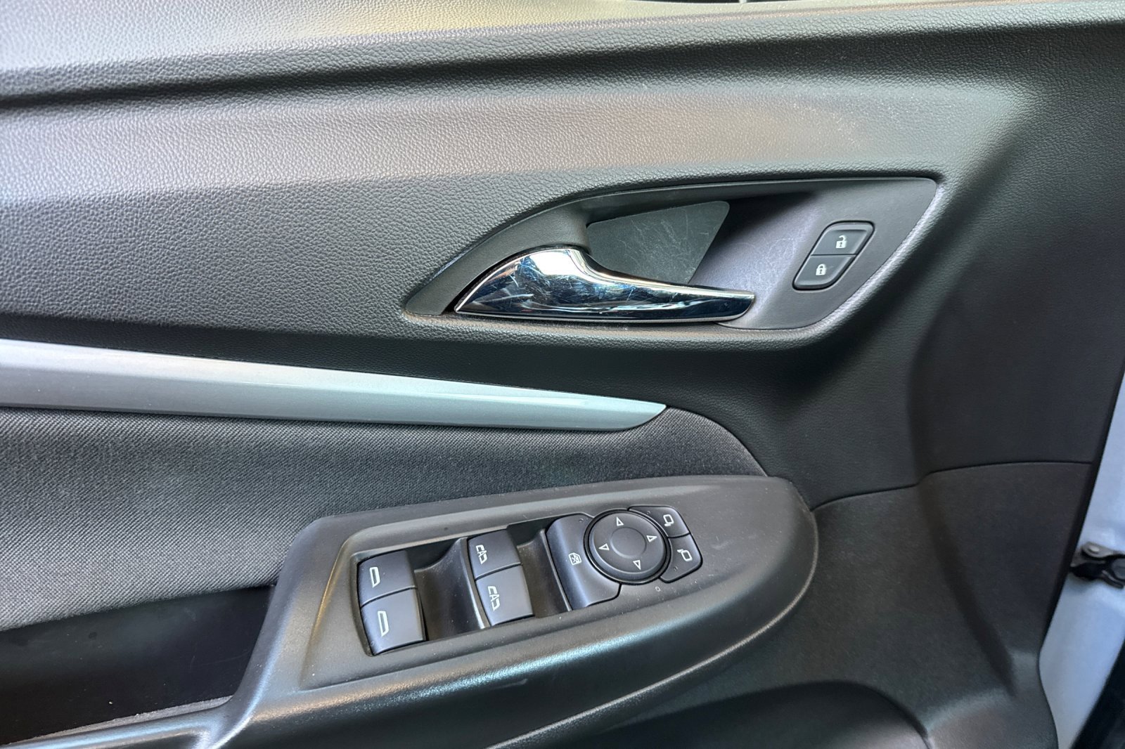 Used 2023 Chevrolet Bolt EUV LT w/ Comfort Package image 10