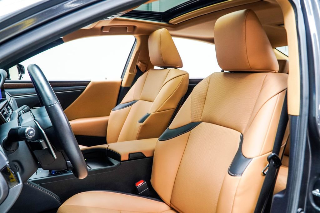 Used 2025 Lexus ES 350 w/ Premium Package FWD image 32