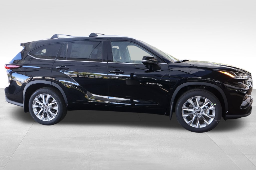 New 2026 Toyota Highlander Limited AWD/4WD image 18