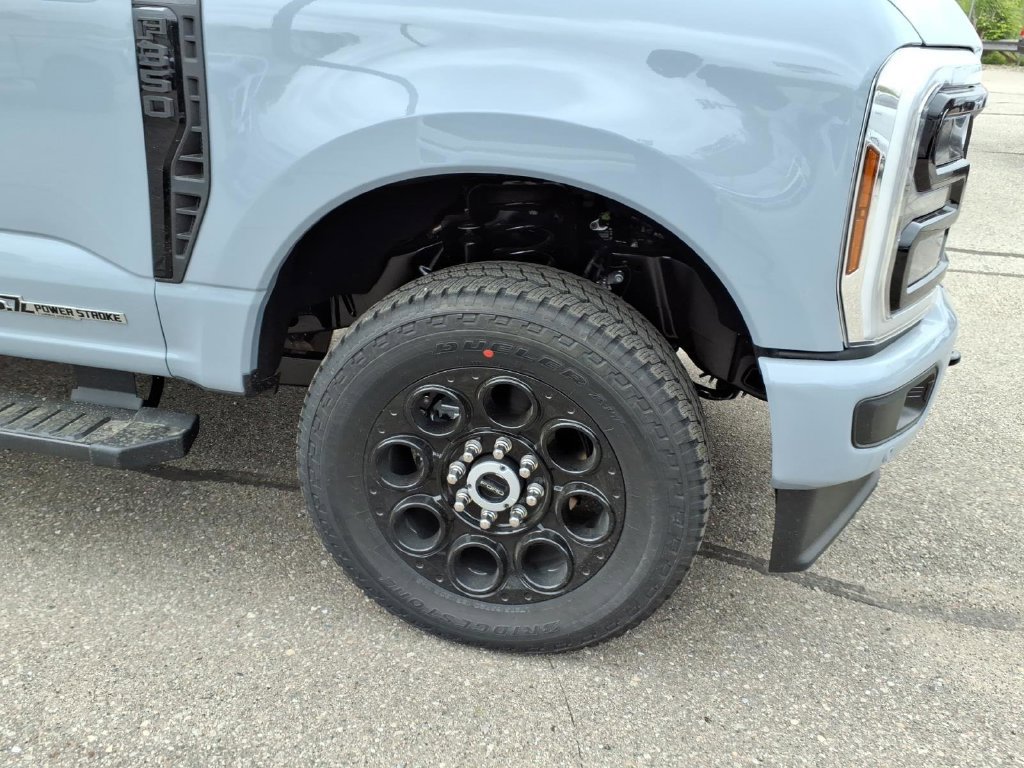 New 2026 Ford F350 Lariat w/ Black Appearance Package AWD/4WD image 4