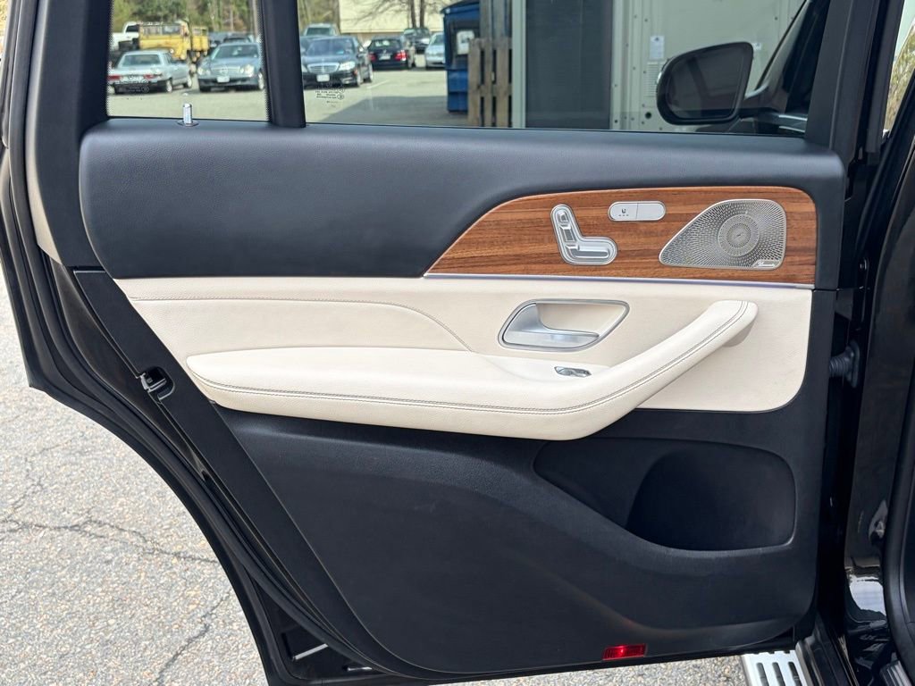 Used 2022 Mercedes-Benz GLS 450 4MATIC w/ Warmth & Comfort Package image 27