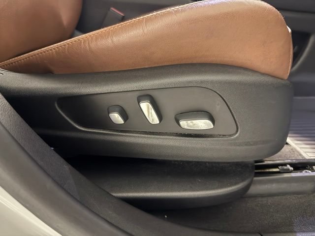 Certified 2020 Cadillac XT5 Premium Luxury w/ LPO, Floor Liner Package FWD image 30