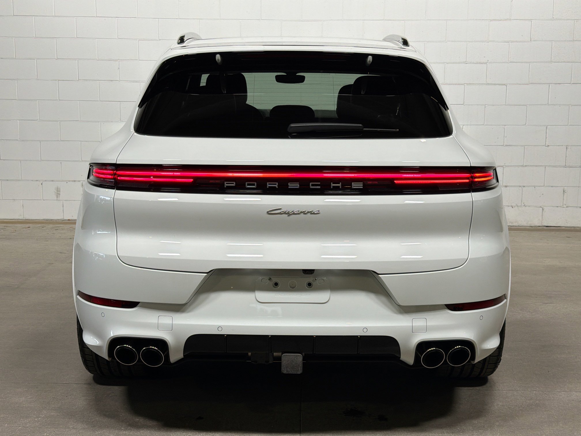 Used 2025 Porsche Cayenne image 8