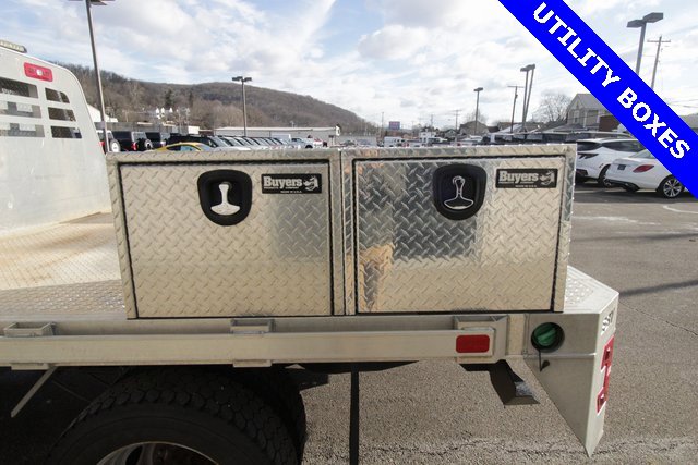 Used 2021 Ford F550 4x4 Regular Cab Super Duty image 3