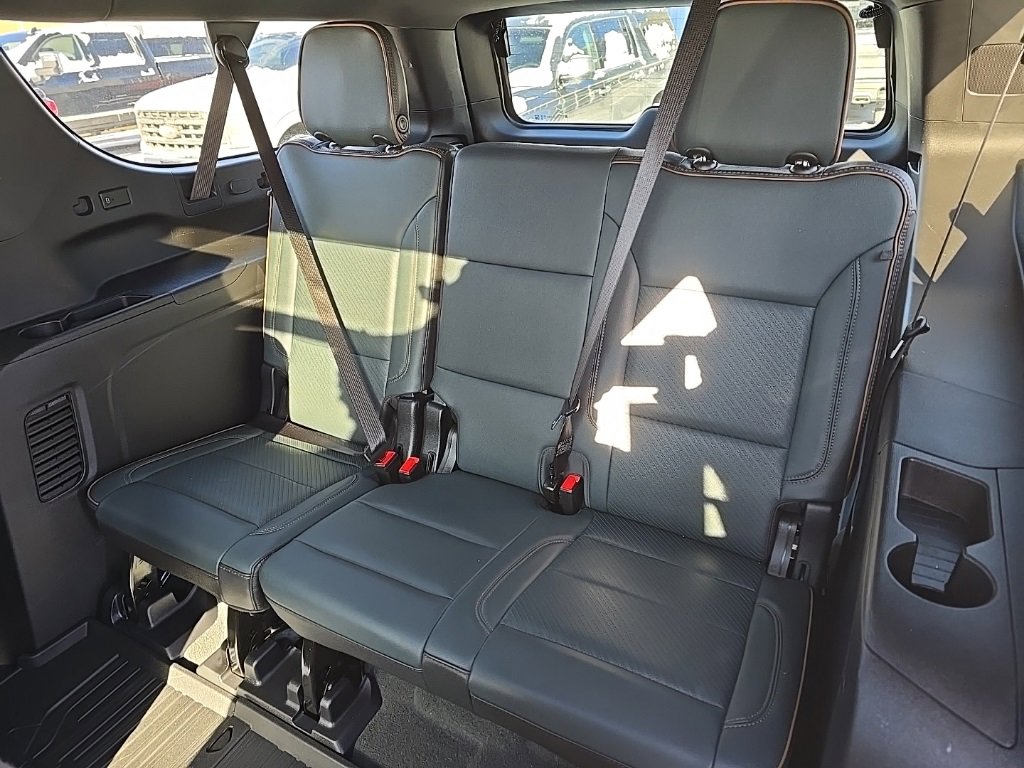 Used 2025 GMC Yukon XL AT4 w/ AT4 Premium Package image 14